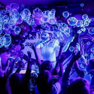 Неоновые мыльные пузыри